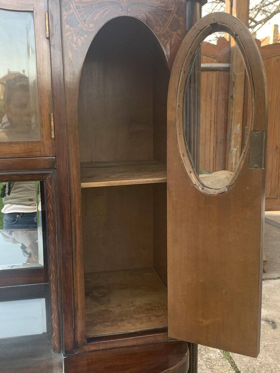 Placard de cuisine Art Nouveau en bois marron et verre, miroir et ferrures laiton