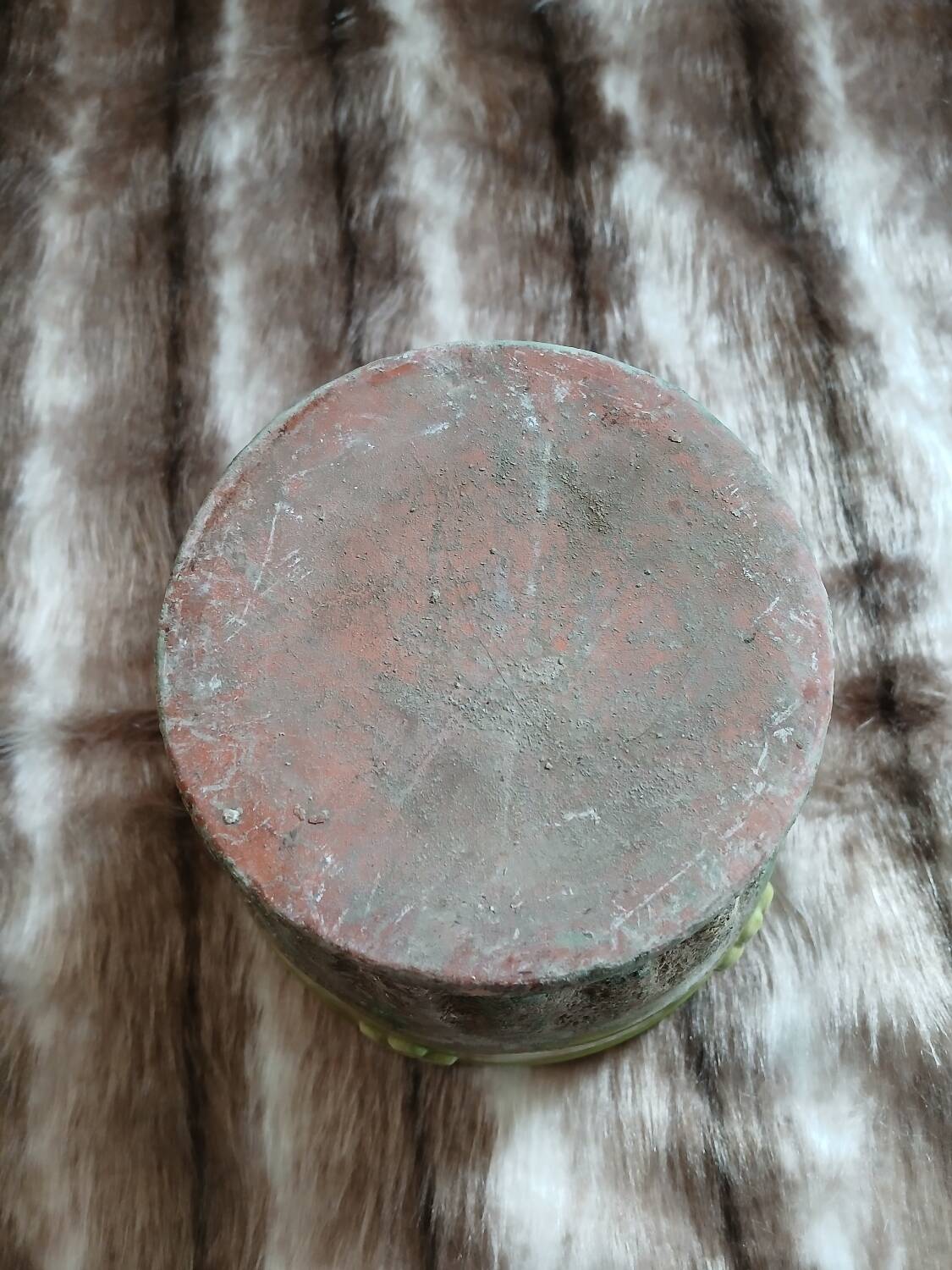 Pot / plant or flower in terracotta