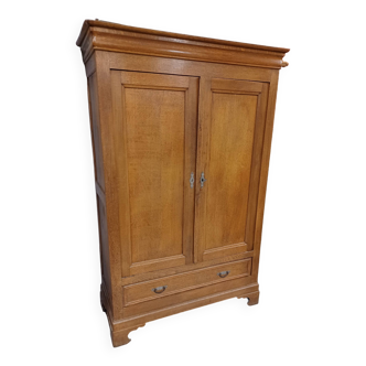 Oak ogee cabinet
