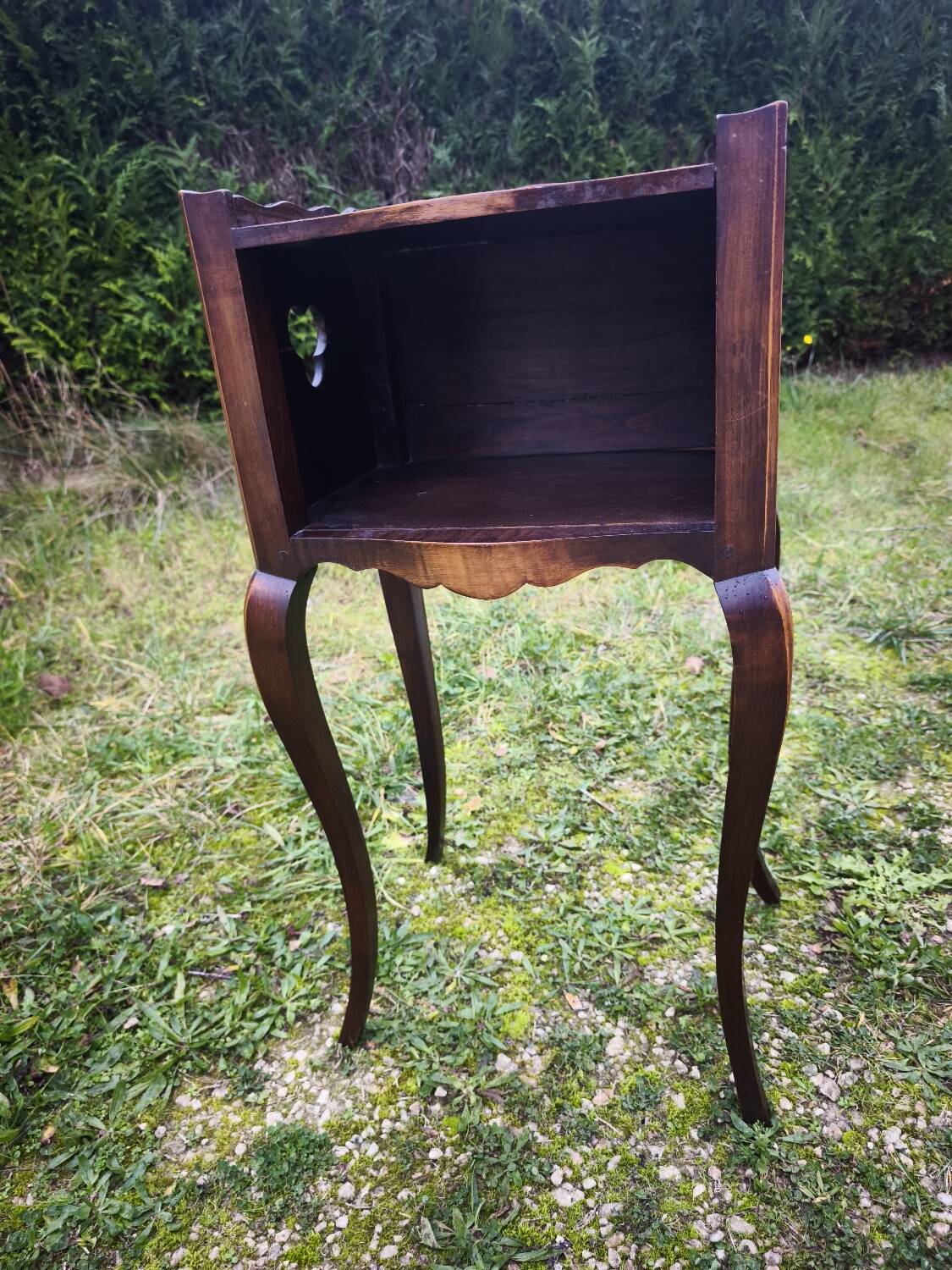 Table de chevet façon Louis VX