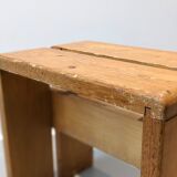 Tabouret pour les appartements "les Arcs"  de Charlotte Perriand