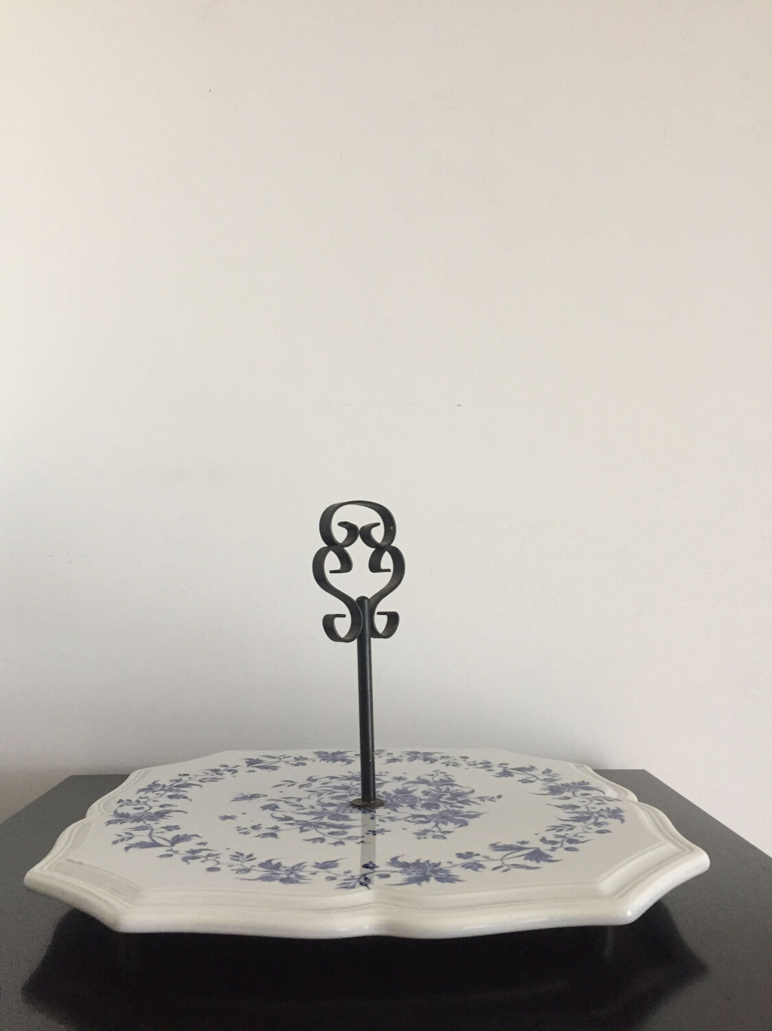 Vintage cake / cheese tray vintage display