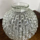 Globe en verre à décors géométriques