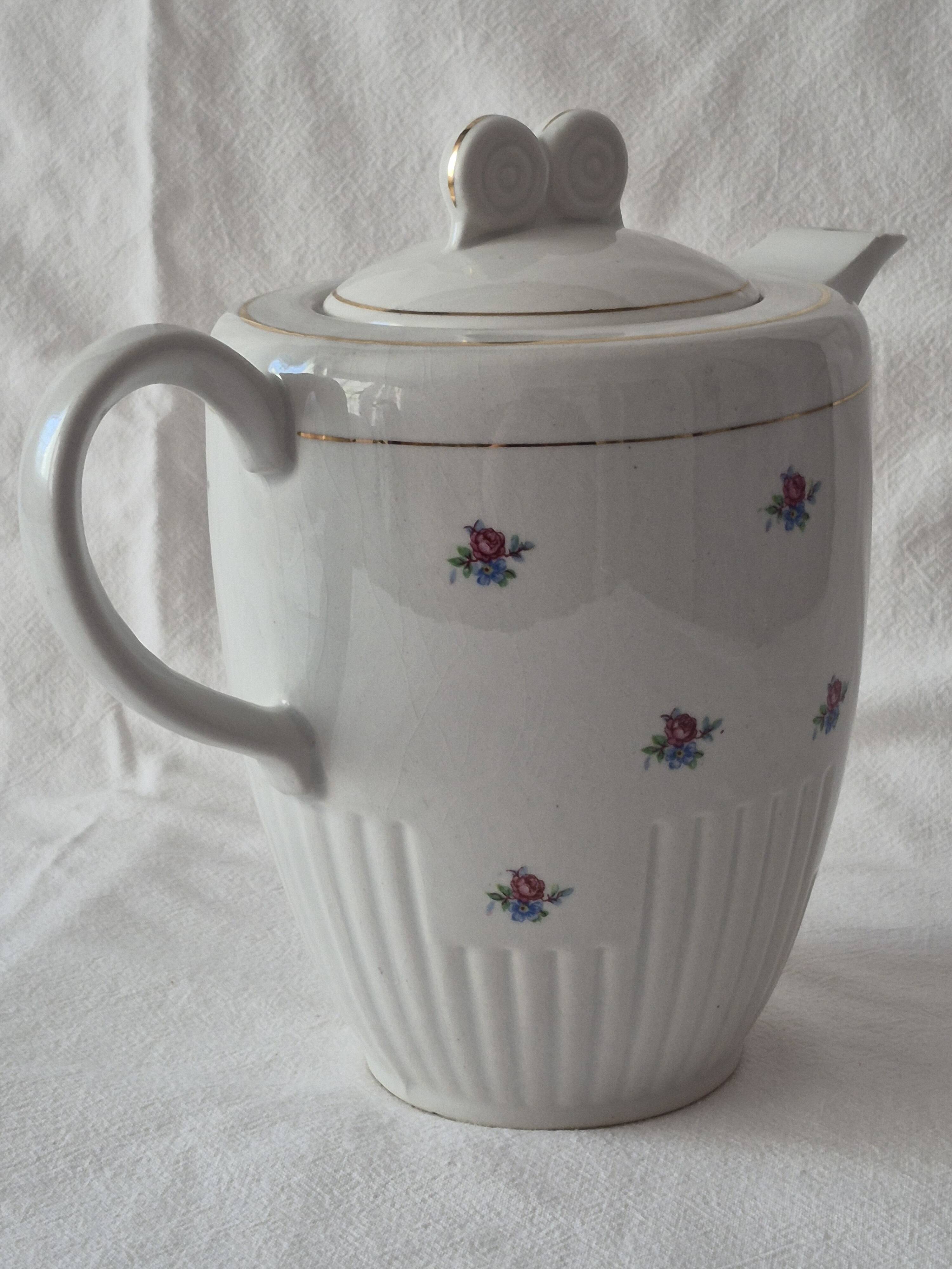 Coffee pot half-porcelain Lunéville Keller and Guerin A585