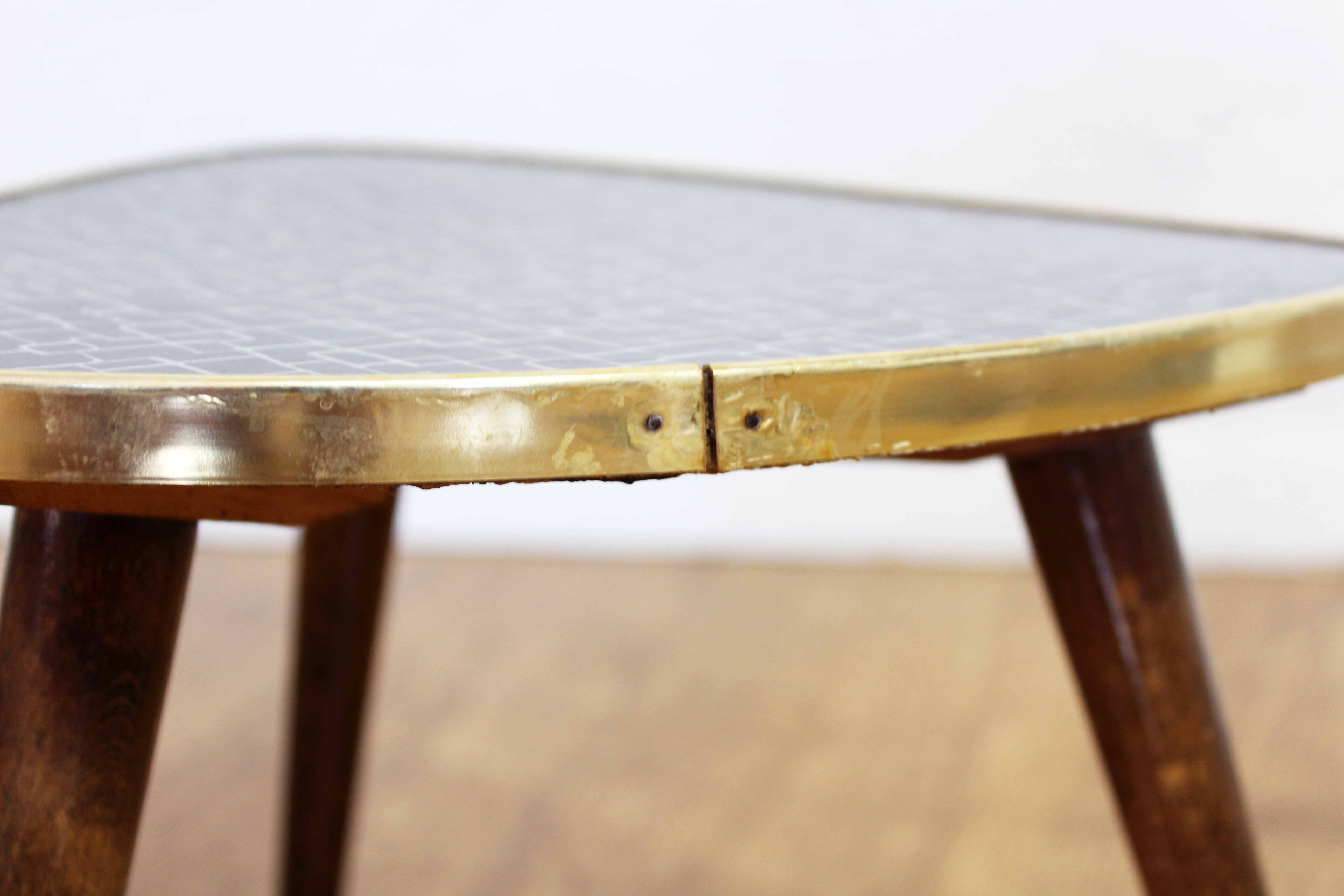 Vintage tripod pedestal table