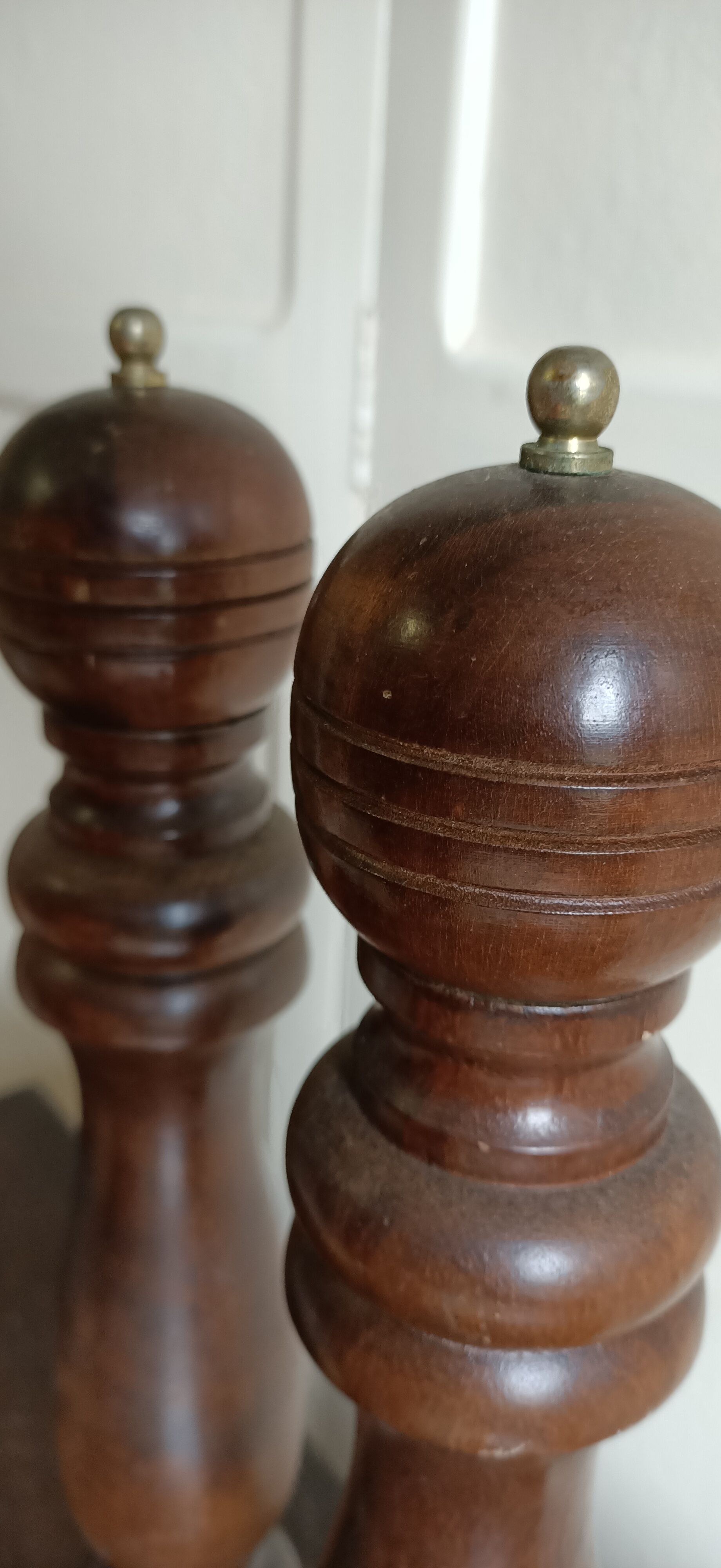 Set pepper and salt shaker in xxl wood