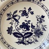 Set of two decorative hollow plates nineteenth century