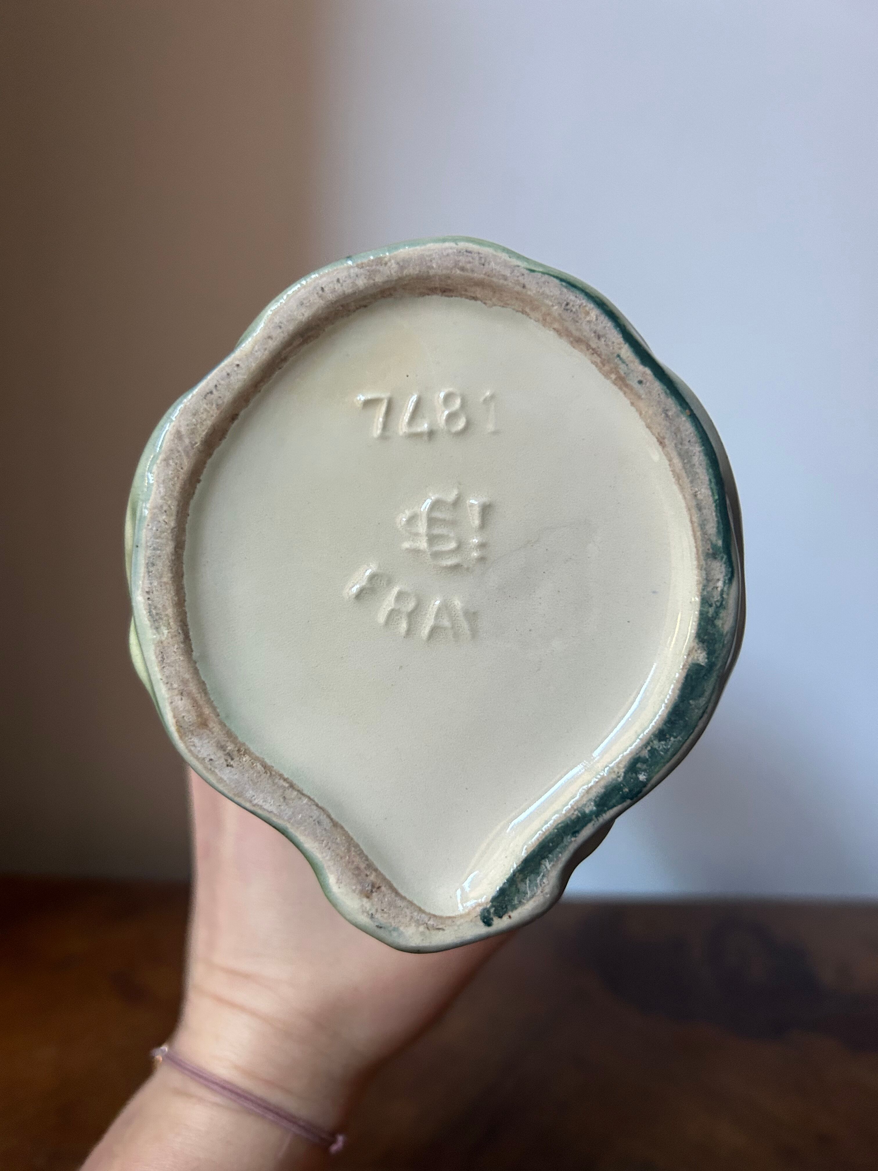 Cockatose jug slurry