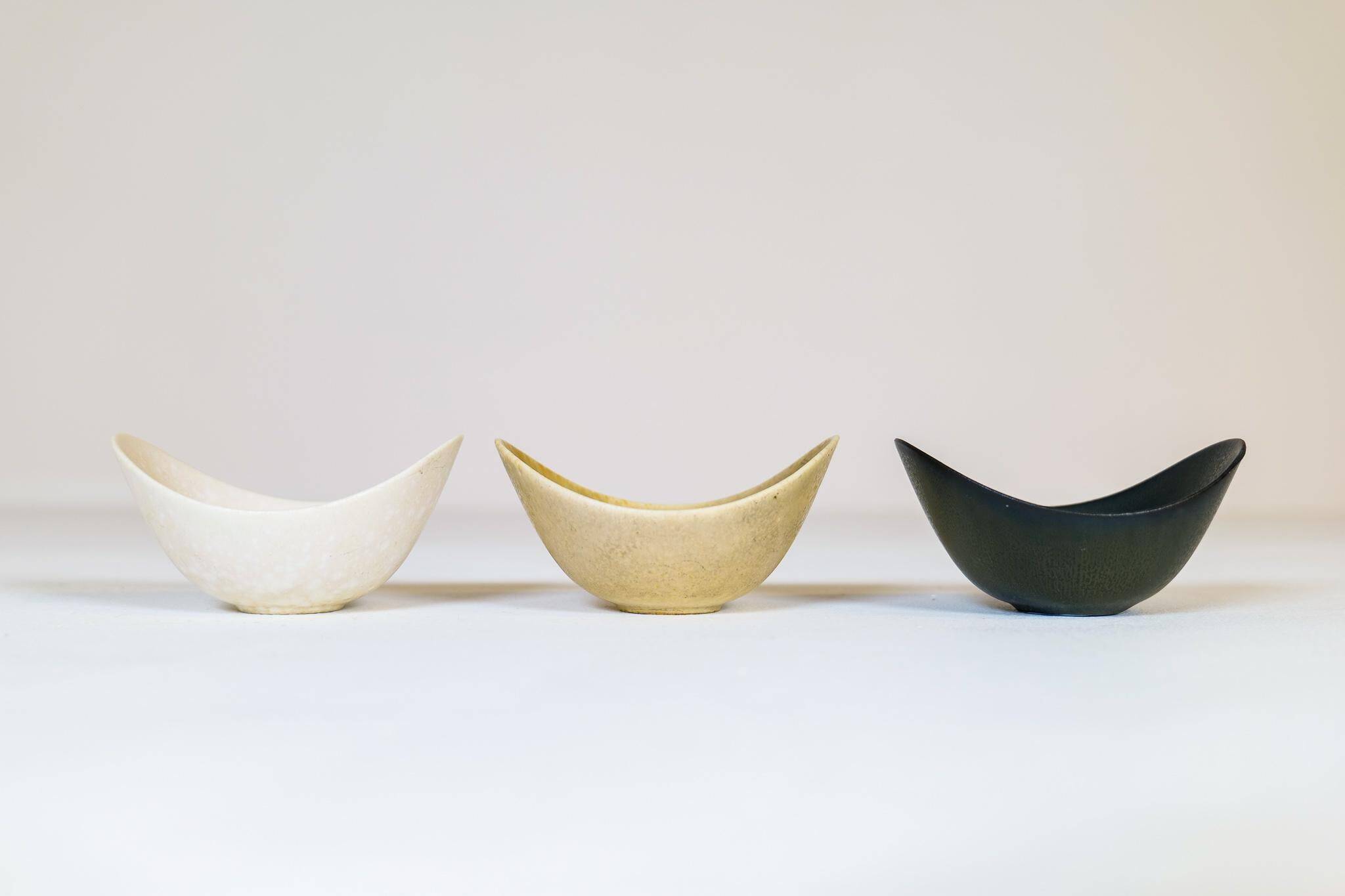 Mid-century modern ceramic set of 3 bowls by Gunnar Nylund, Rörstrand, Sweden.