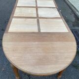 Extendable round Art Deco dining table, restored in solid oak, circa 1950, 280cm