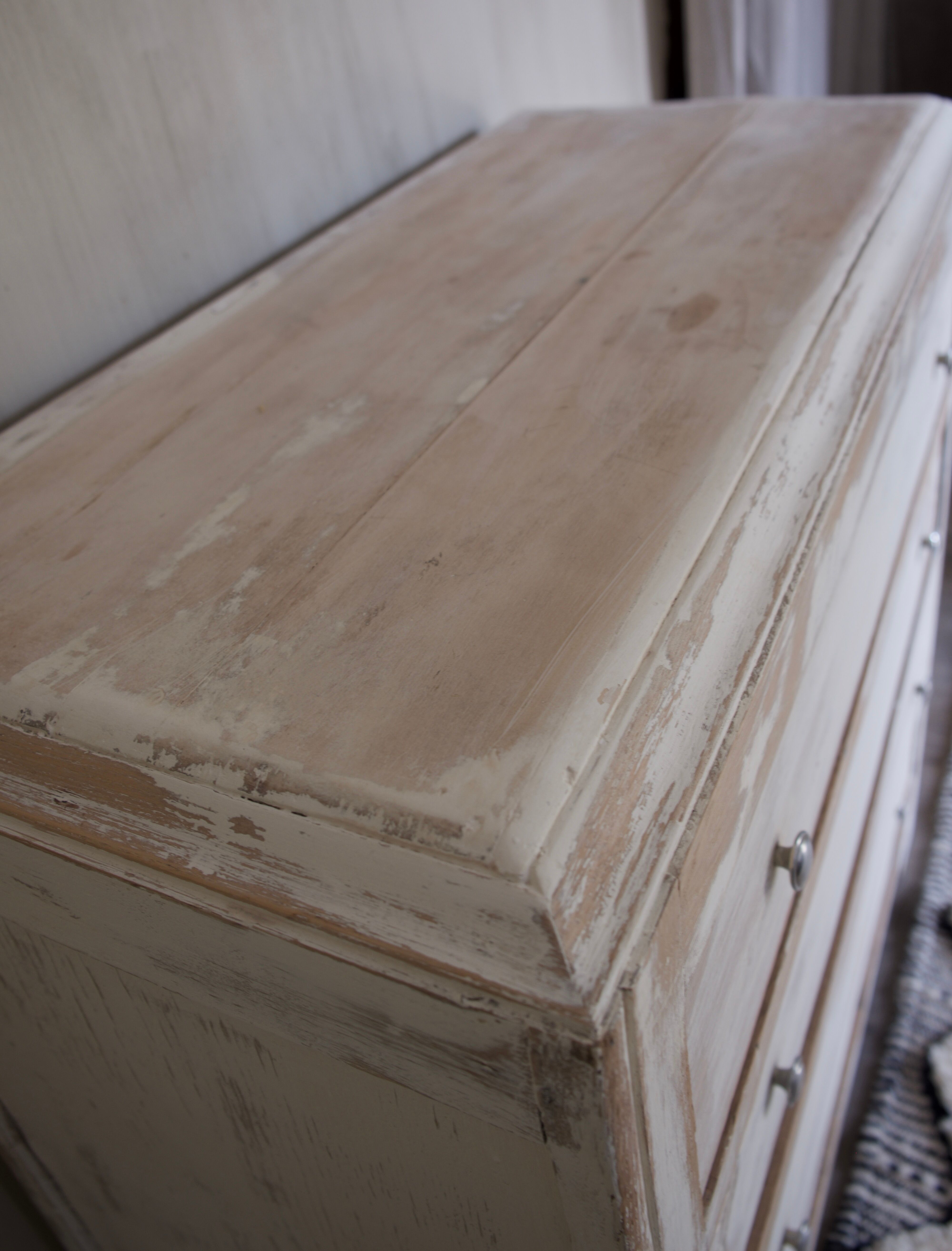 Chest of drawers white patina