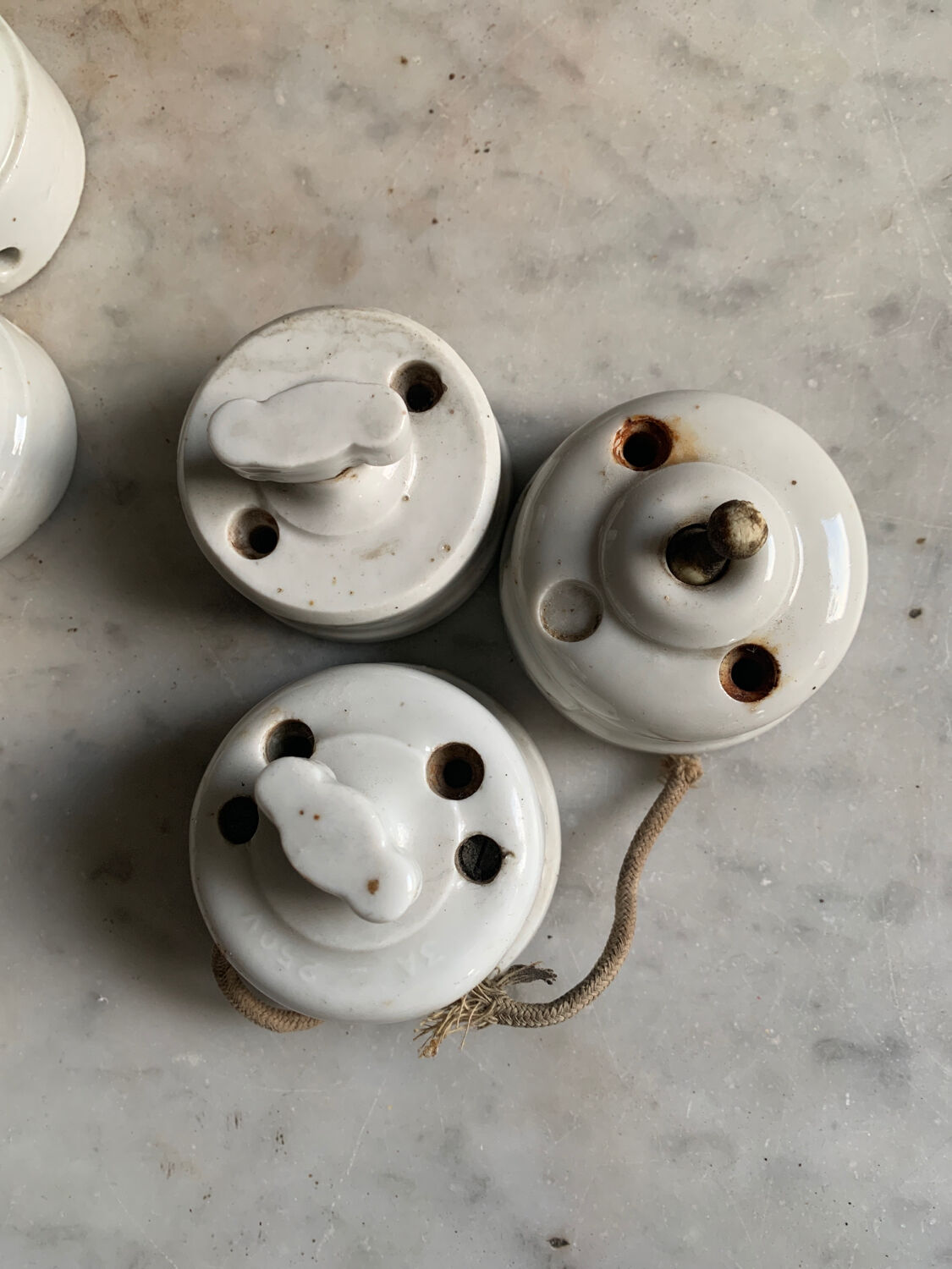 Set of 3 switches + porcelain electrical elements