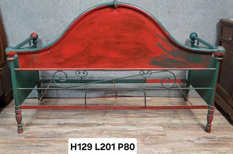 Rare Venetian Napoleon III period rest bench in cast iron and sheet metal