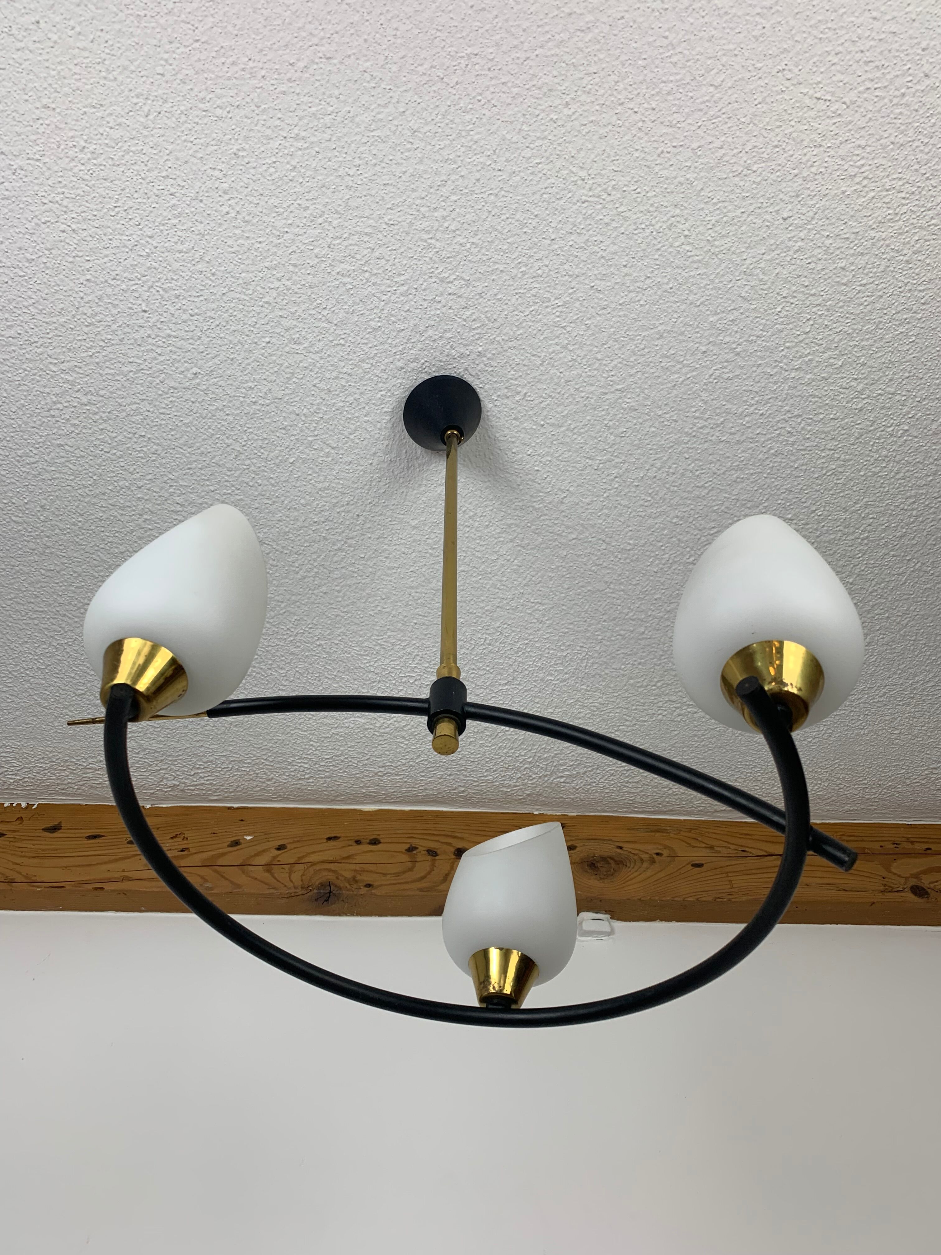 Arlus house chandelier 3 burners, opalines and brass, 50s