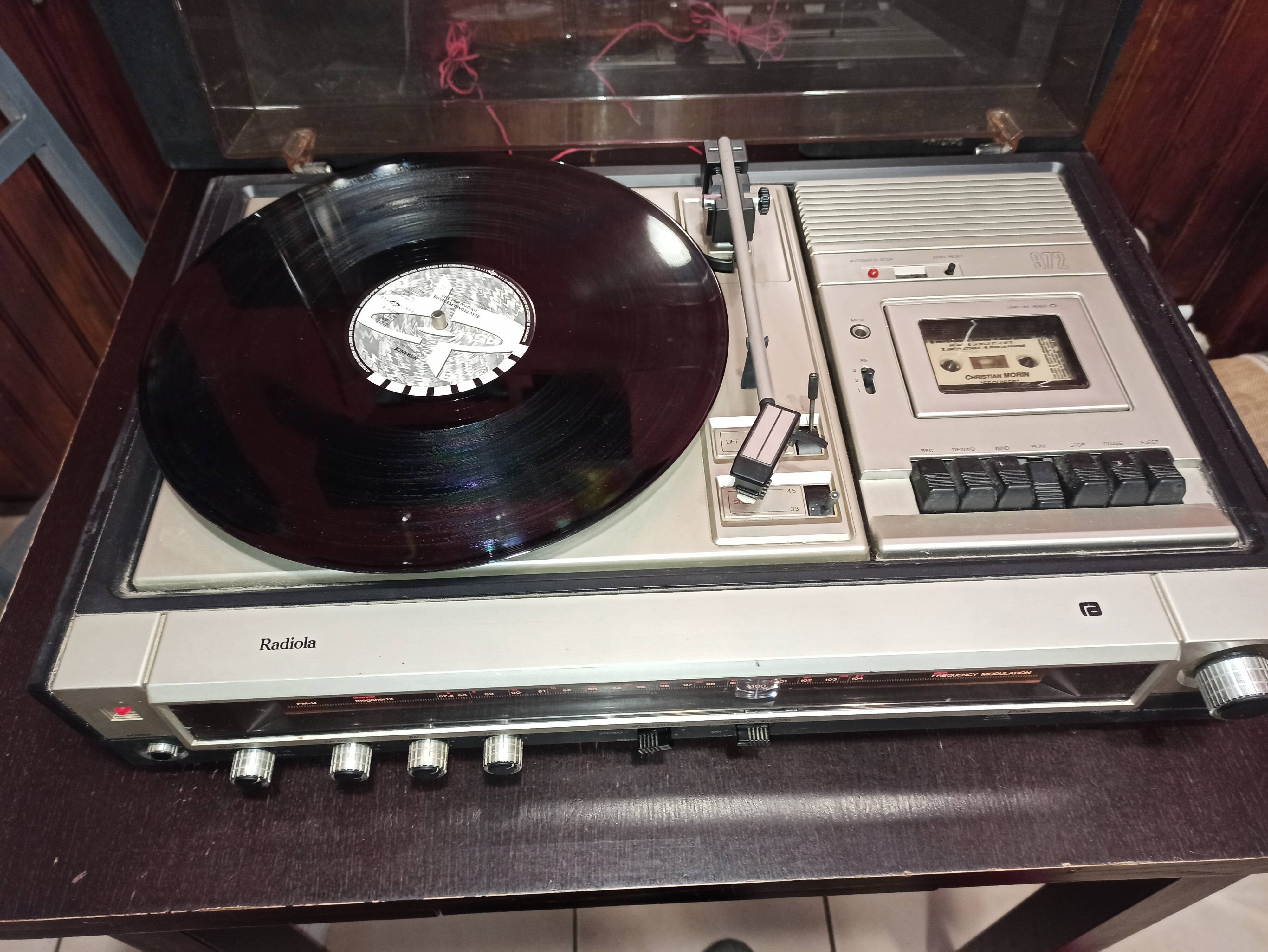 Platinum vinyl, radio and cassette radiola 972 three band stereo combination
