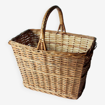 Wicker shopping basket mit wooden bottom, braided, handmade, vintage from the 1970s