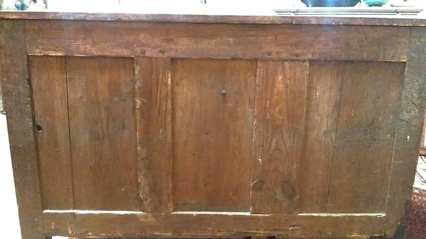 18th century Provençal chest of drawers