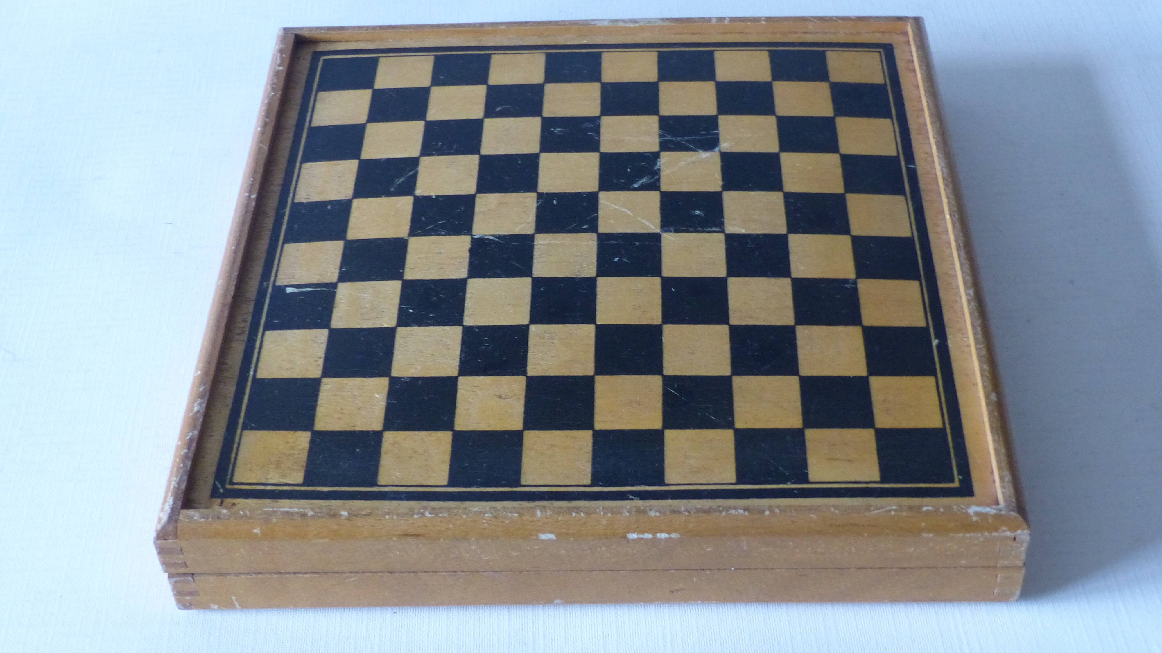 dada and domino game