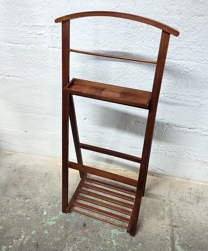 Foldable vintage valet