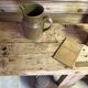 Établi ancien en bois massif avec étau – Authenticité & charme d’atelier