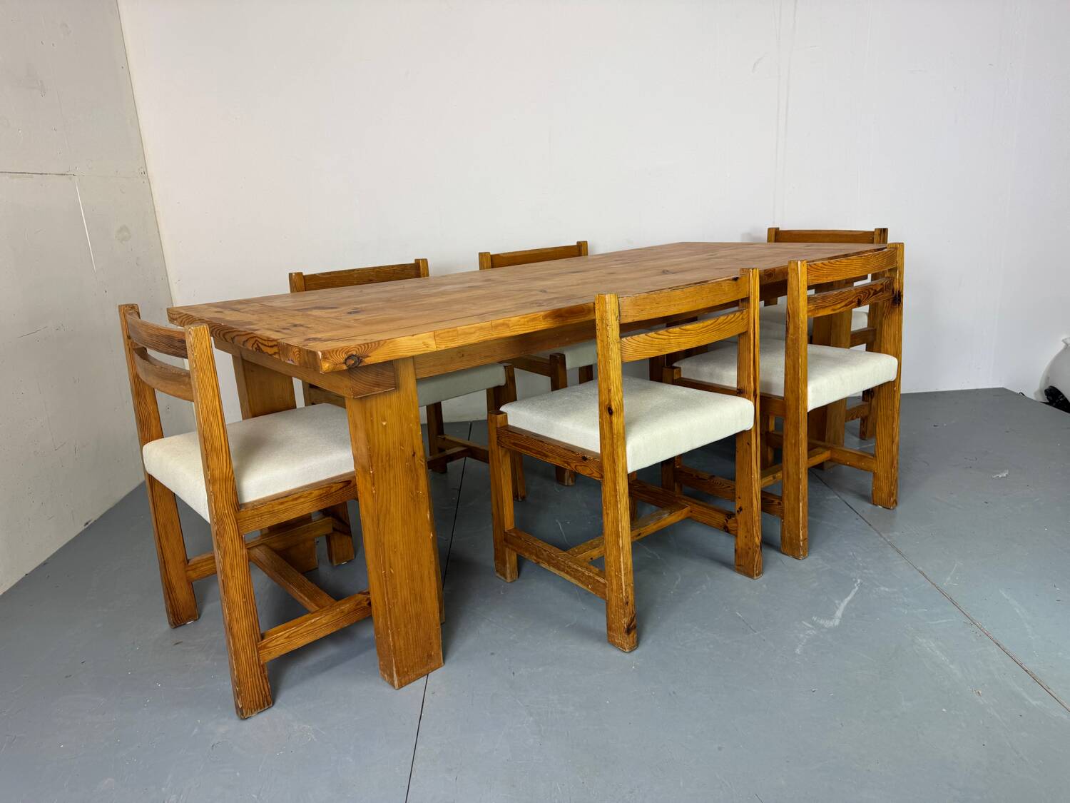 Ensemble de salle à manger moderniste du milieu du siècle en pin, style Chapo, Perriand, Jeanneret, années 50