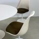 Table & avec chaises pivotantes d'Eero Saarinen pour Knoll International des années 1960