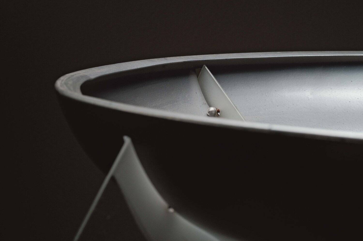 Art Deco floor lamp in oak, metal and glass, circa 1930