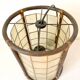 Suspension en nacre, laiton et rotin