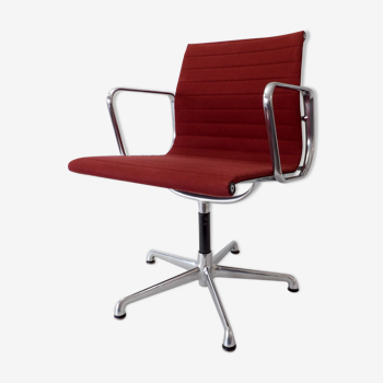 Fauteuil pivotant Charles & Ray Eames édition icf