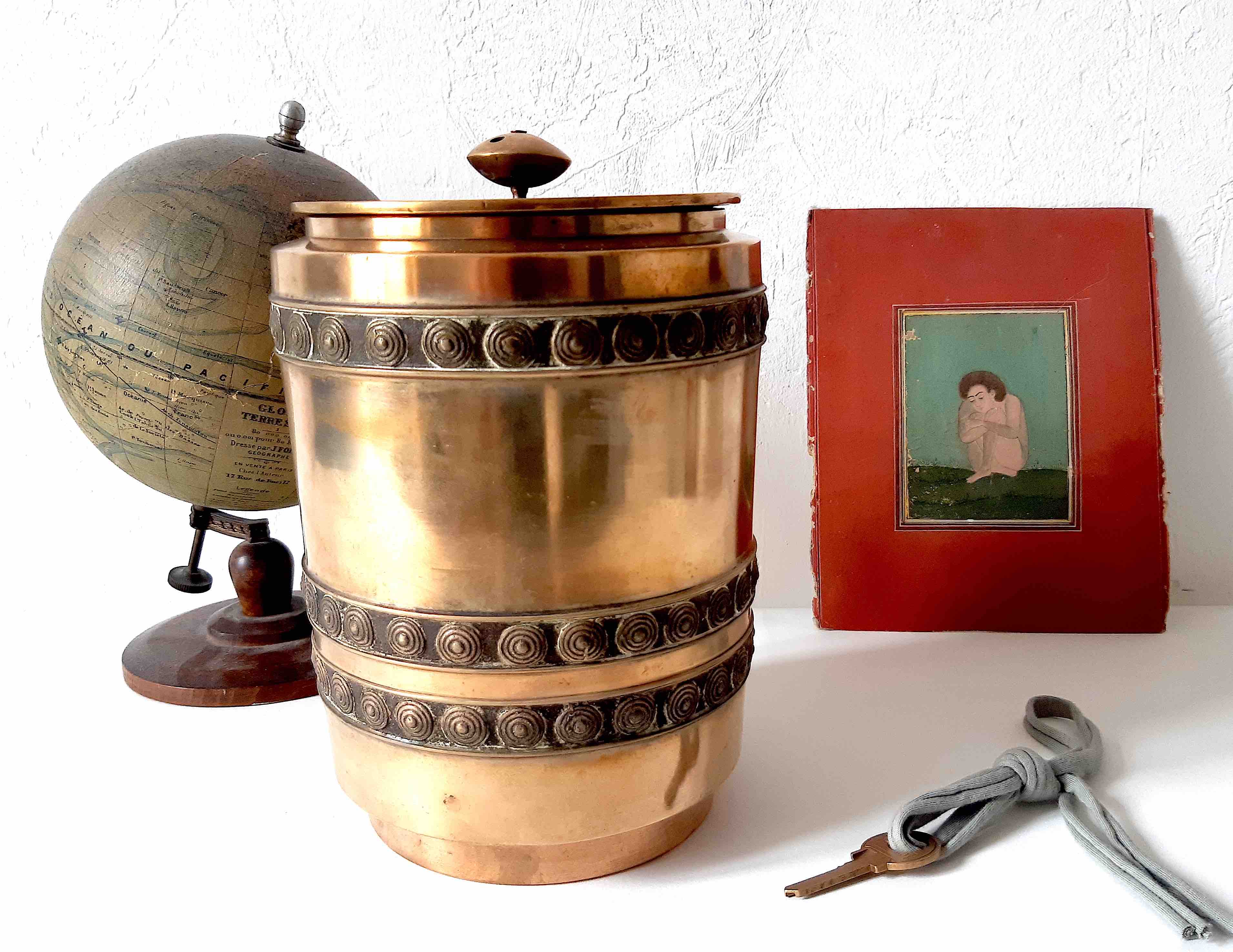 Brass jar with lid, oriental inspiration