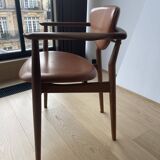 A Set of 5 HOUSE OF FIN JUHL CHAIRS - 108 AND 109 - WALNUT AND LEATHER