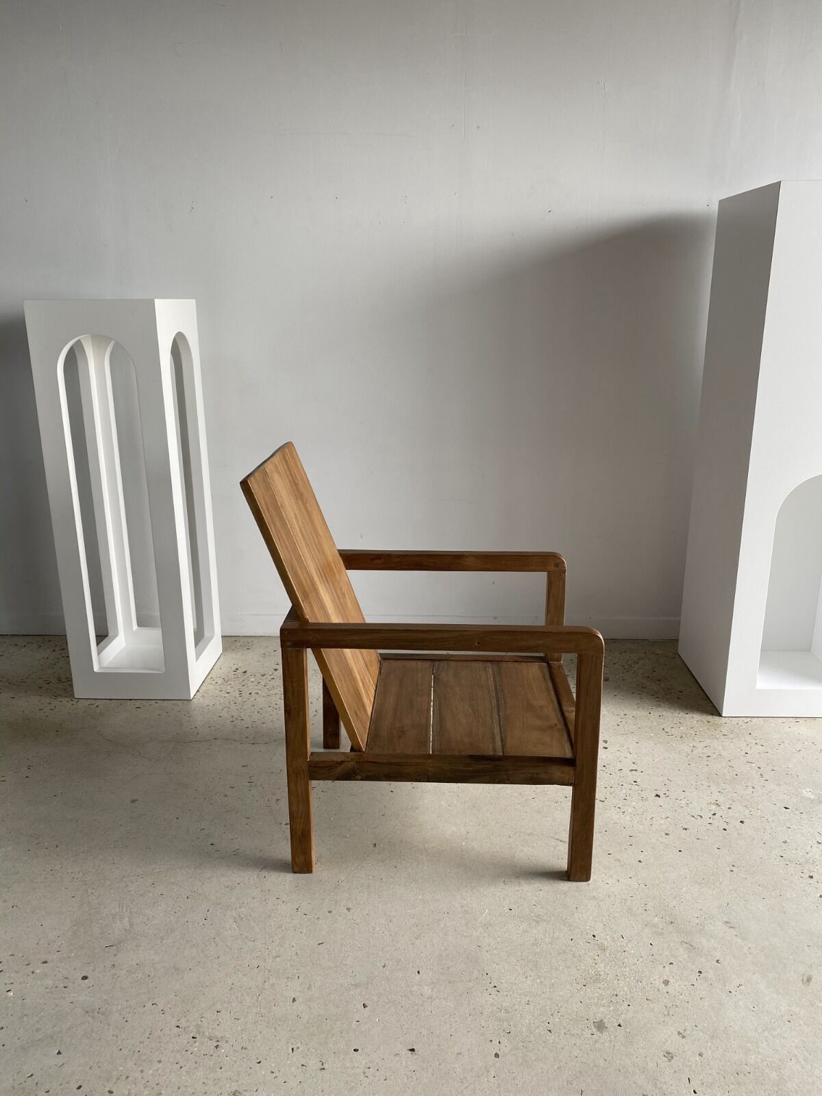 Armchair in natural wood (teak) minimalist design