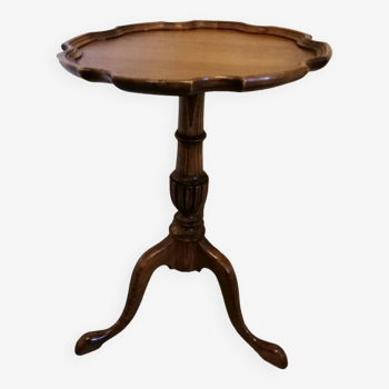 Wooden pedestal table