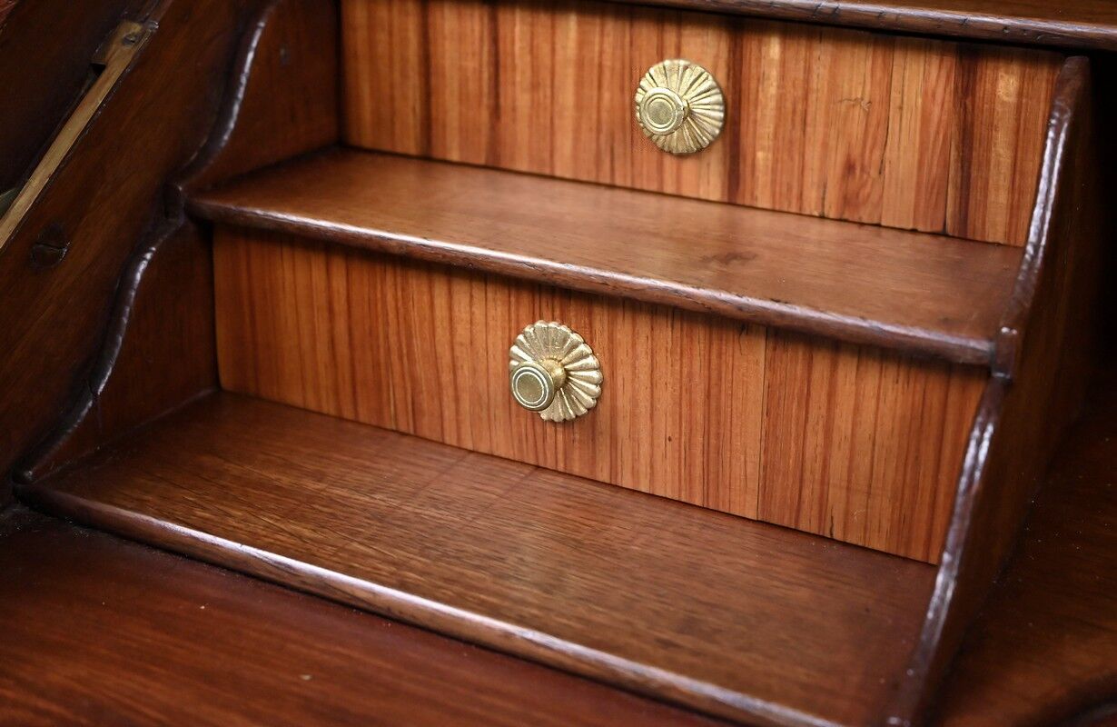 Slope desk in rosewood and rosewood marquetry, Louis XV – XVIII century