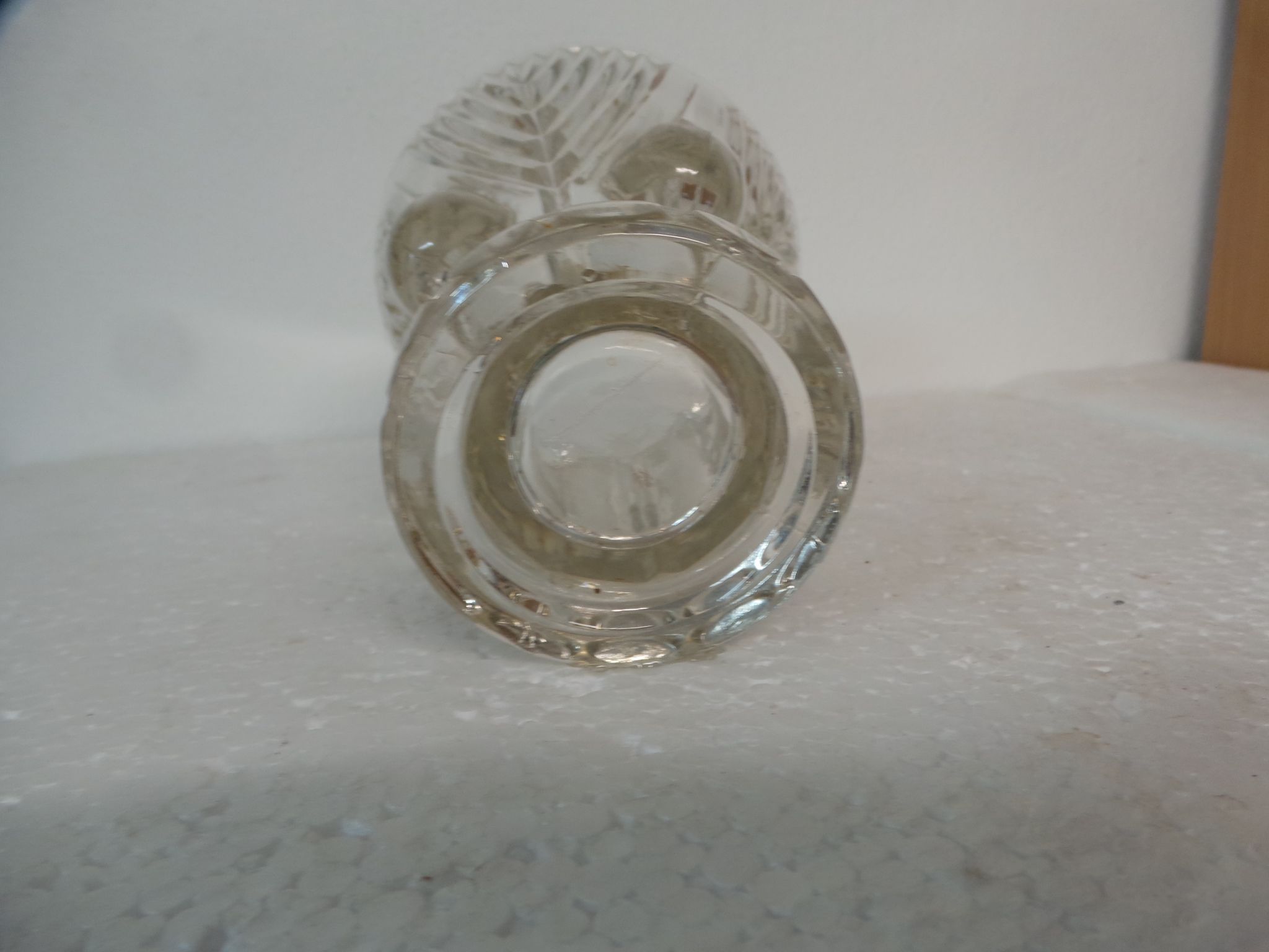 Vase en verre evasé à boules