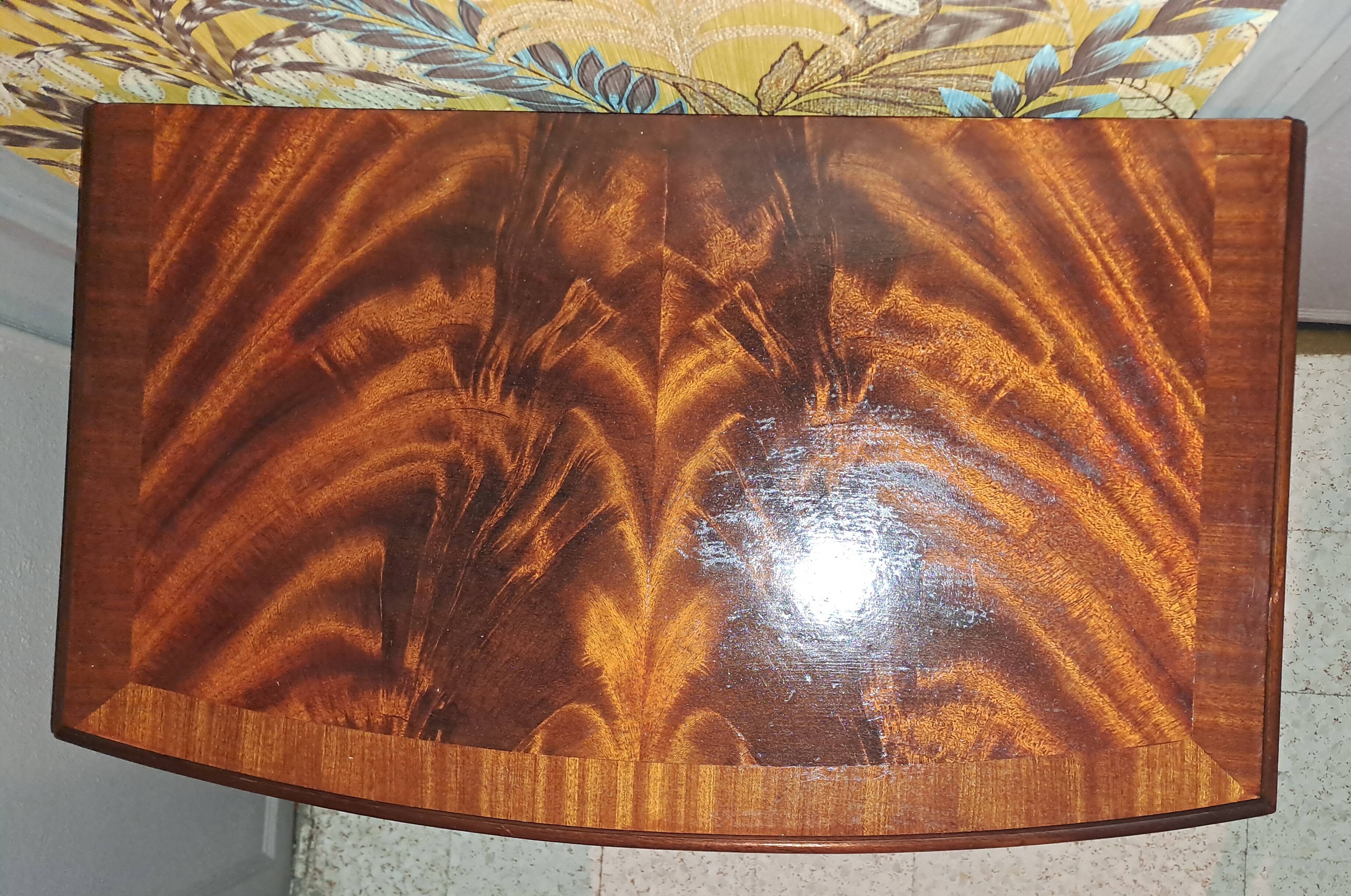 Varnished chest of drawers with rounded front with 4 drawers in classic baroque style 1880/1900