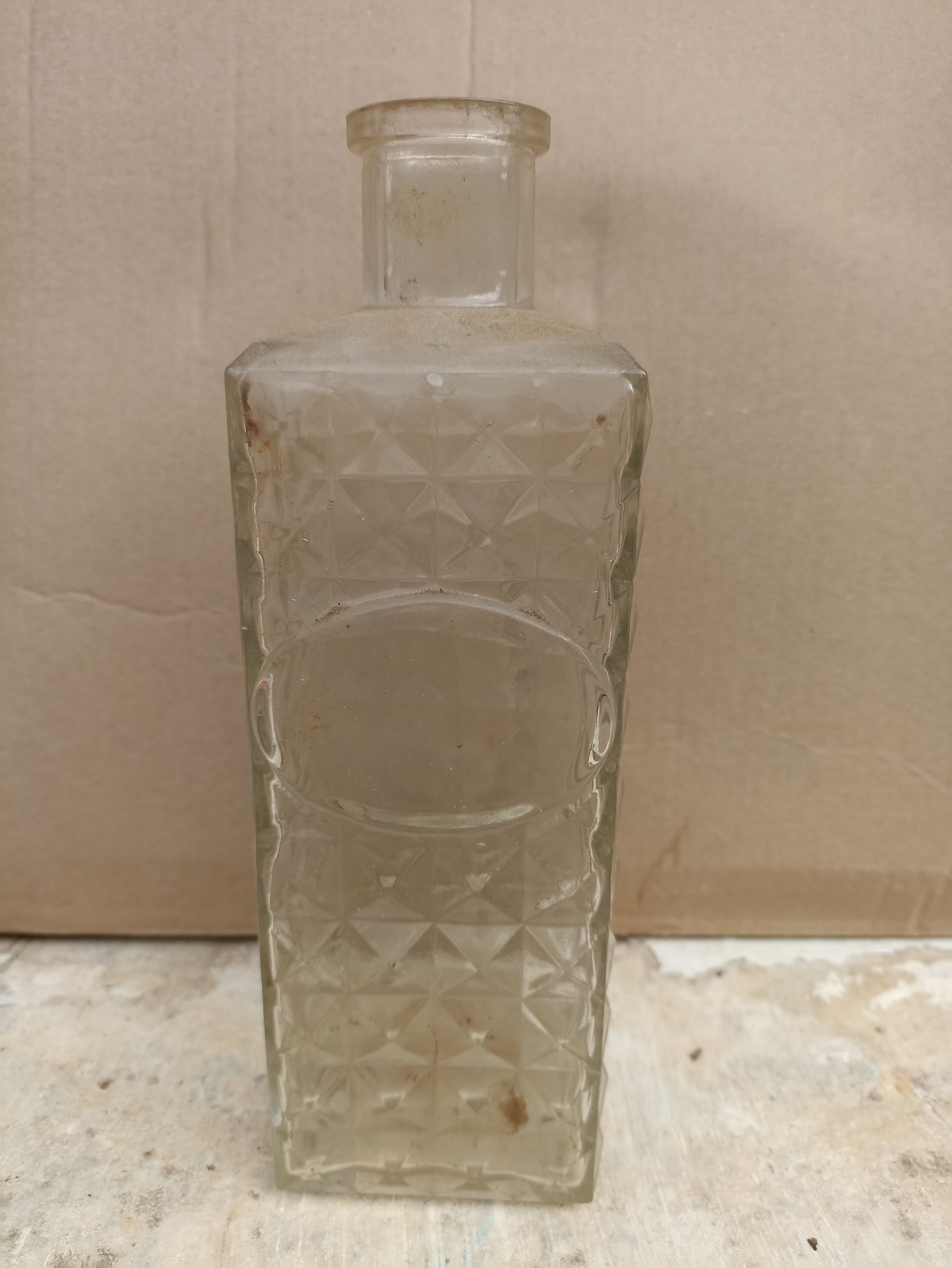 Glass whisky decanter