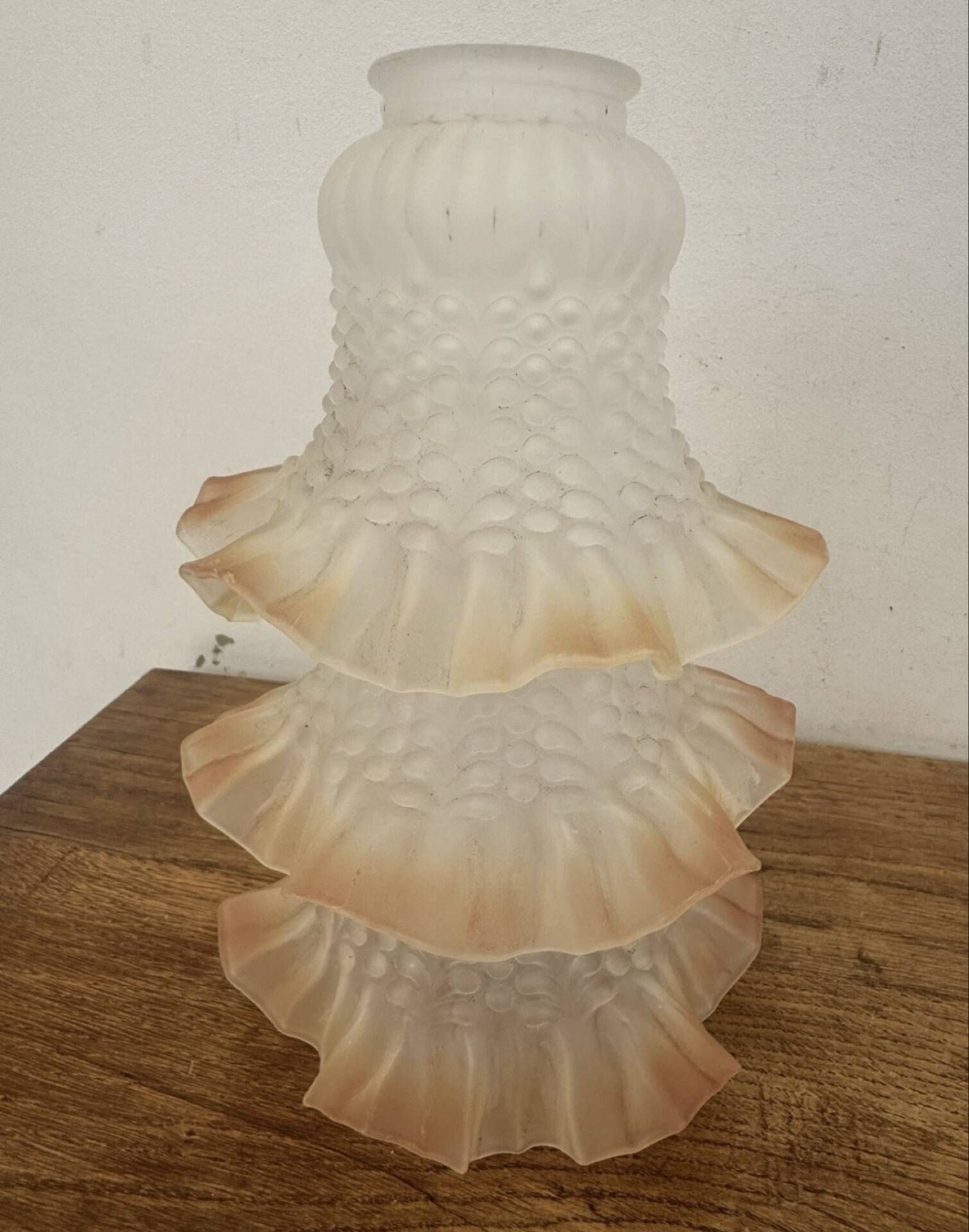 Lot 3 Tulipes jaune Ancienne en verre moulé dépoli art déco lustre, ab