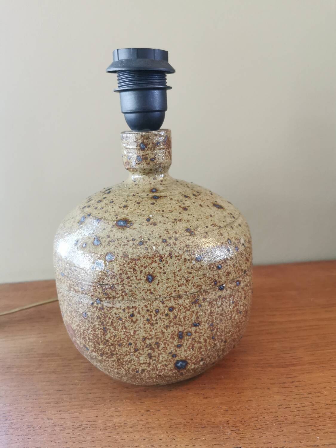 Vintage sandstone lamp