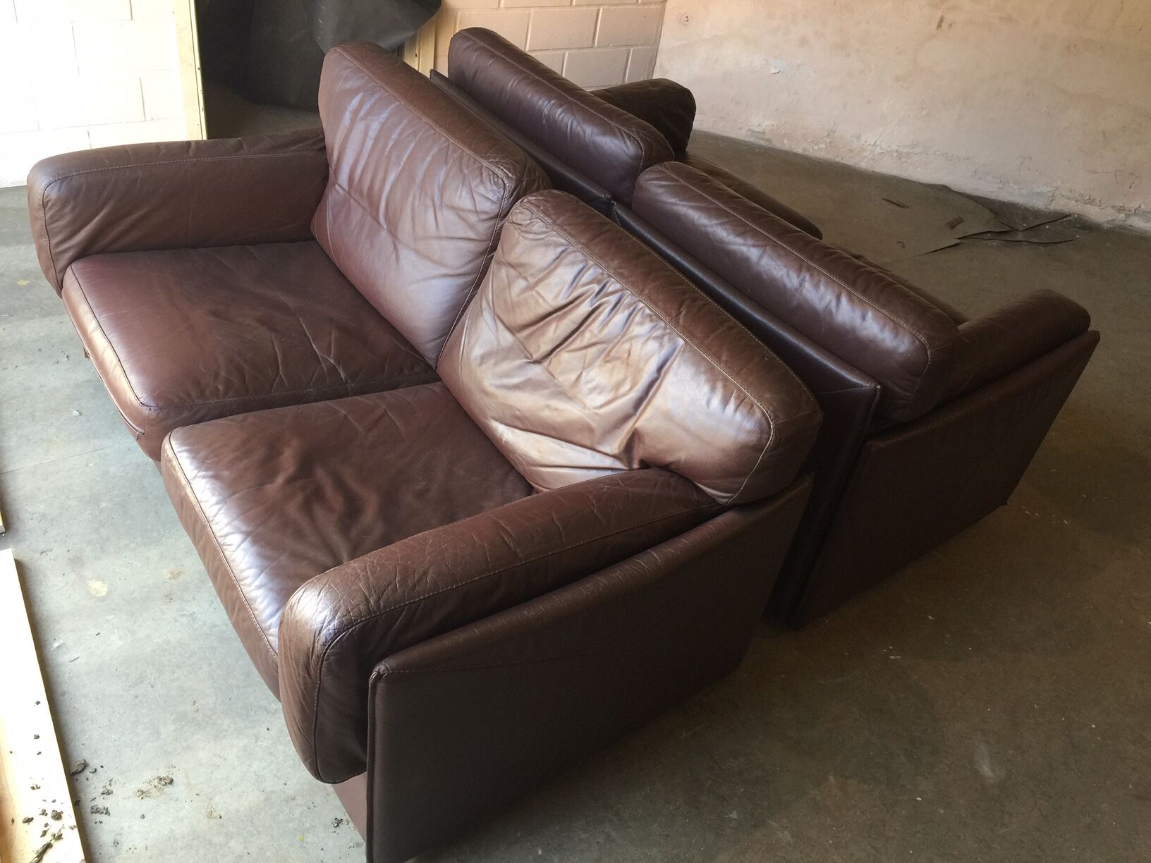 2-seater leather leolux sofa