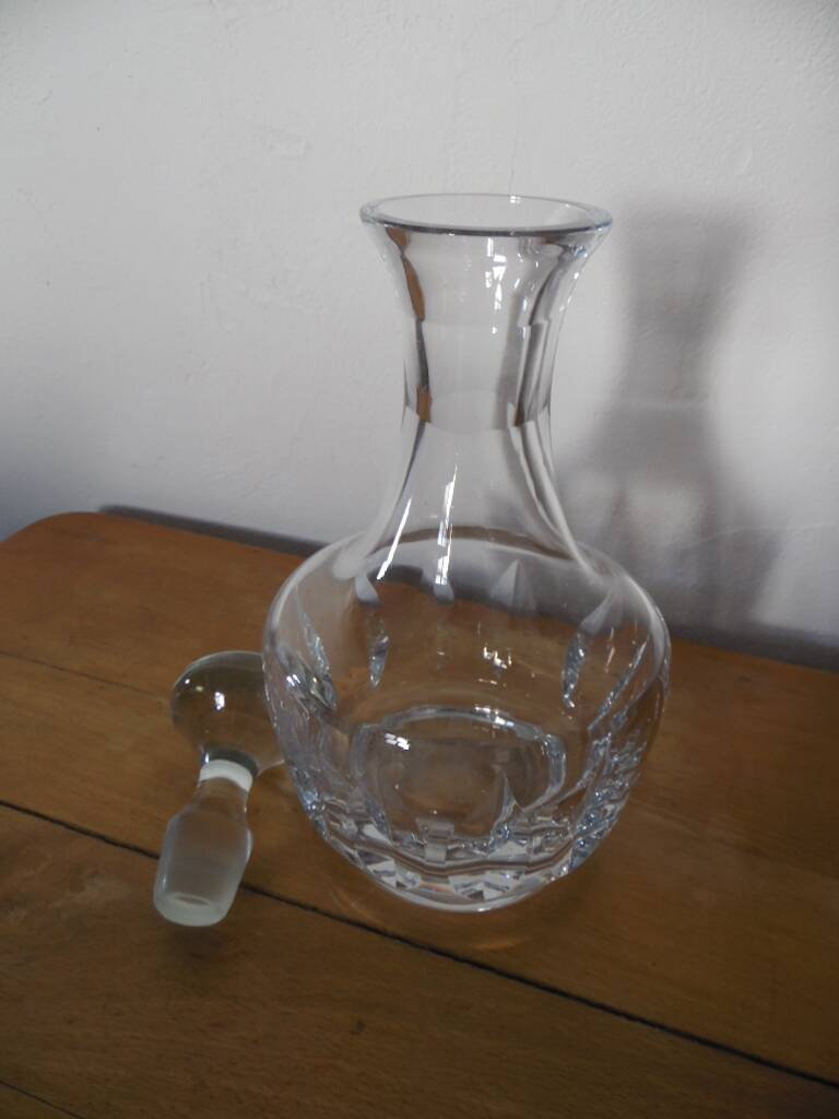 Hand-cut crystal decanter