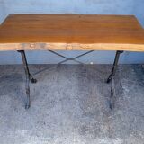 Bistro table with brutalist plane tree top for 4 people.
