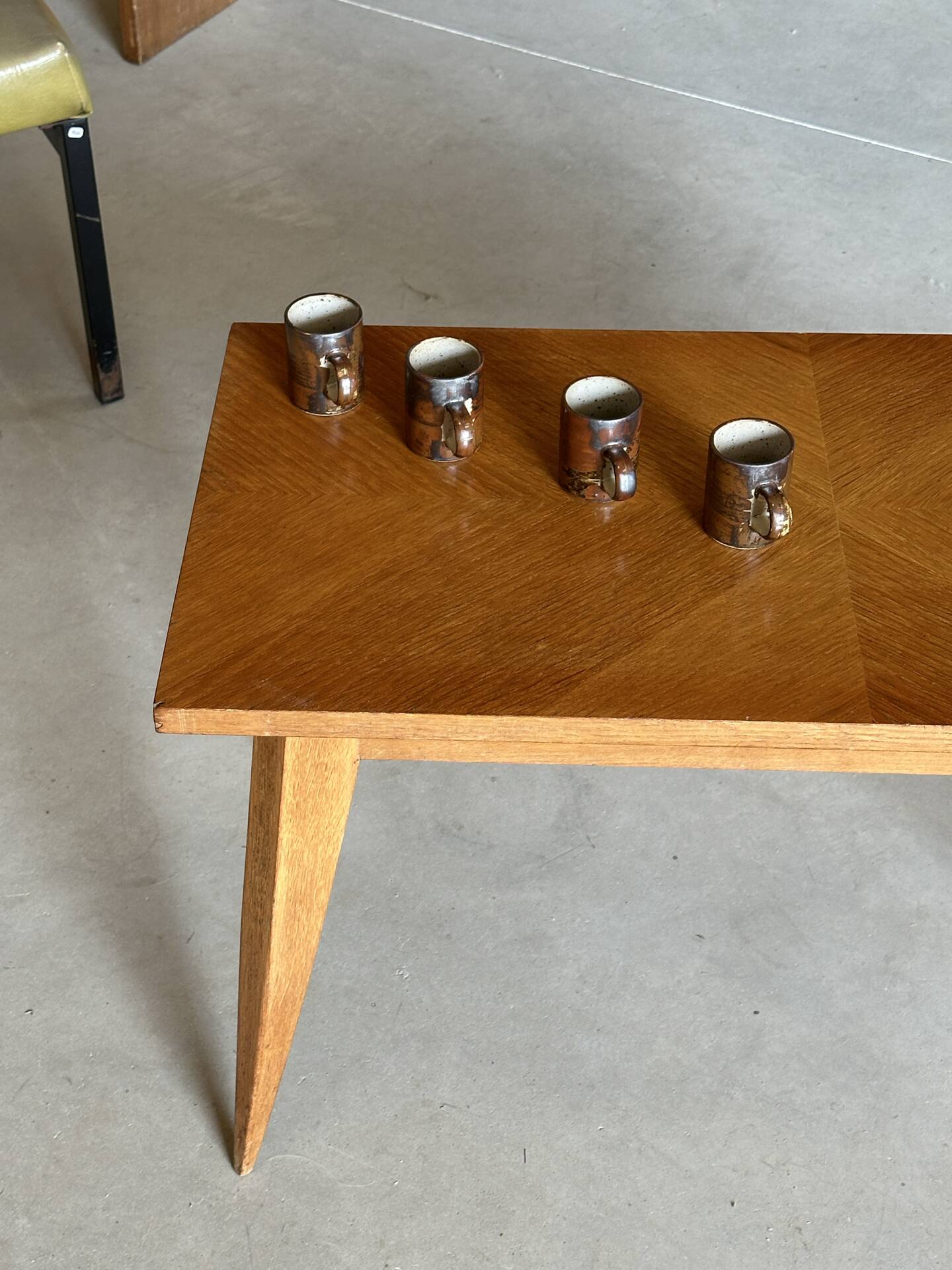Table basse vintage années 50 pieds compas design scandinave