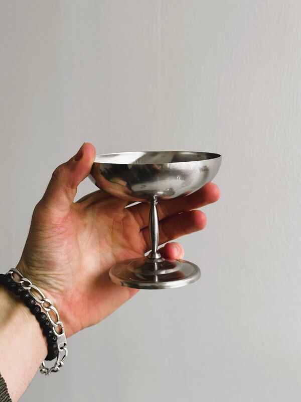 8 grandes coupelles sur pied en inox Letang Remy