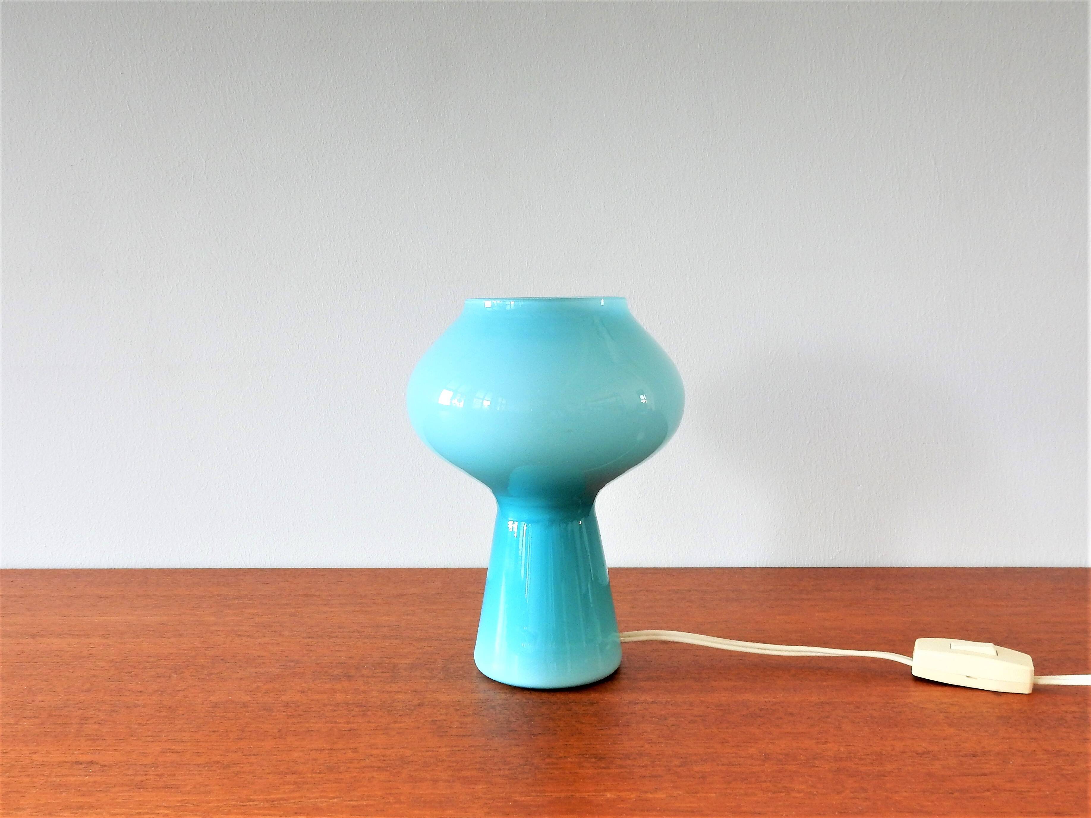Blue ‘Fungo’ Murano glass table lamp by Massimo Vignelli for Venini, Italy 1950's