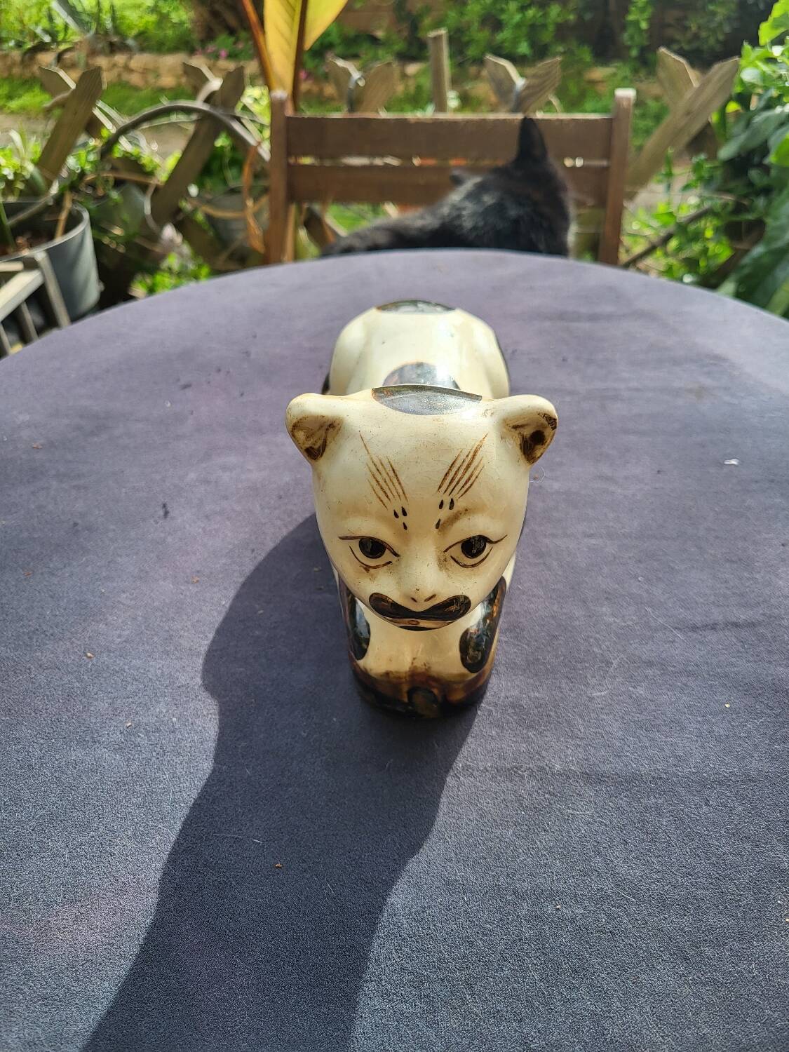 Cizhou style ceramic neck rest cat