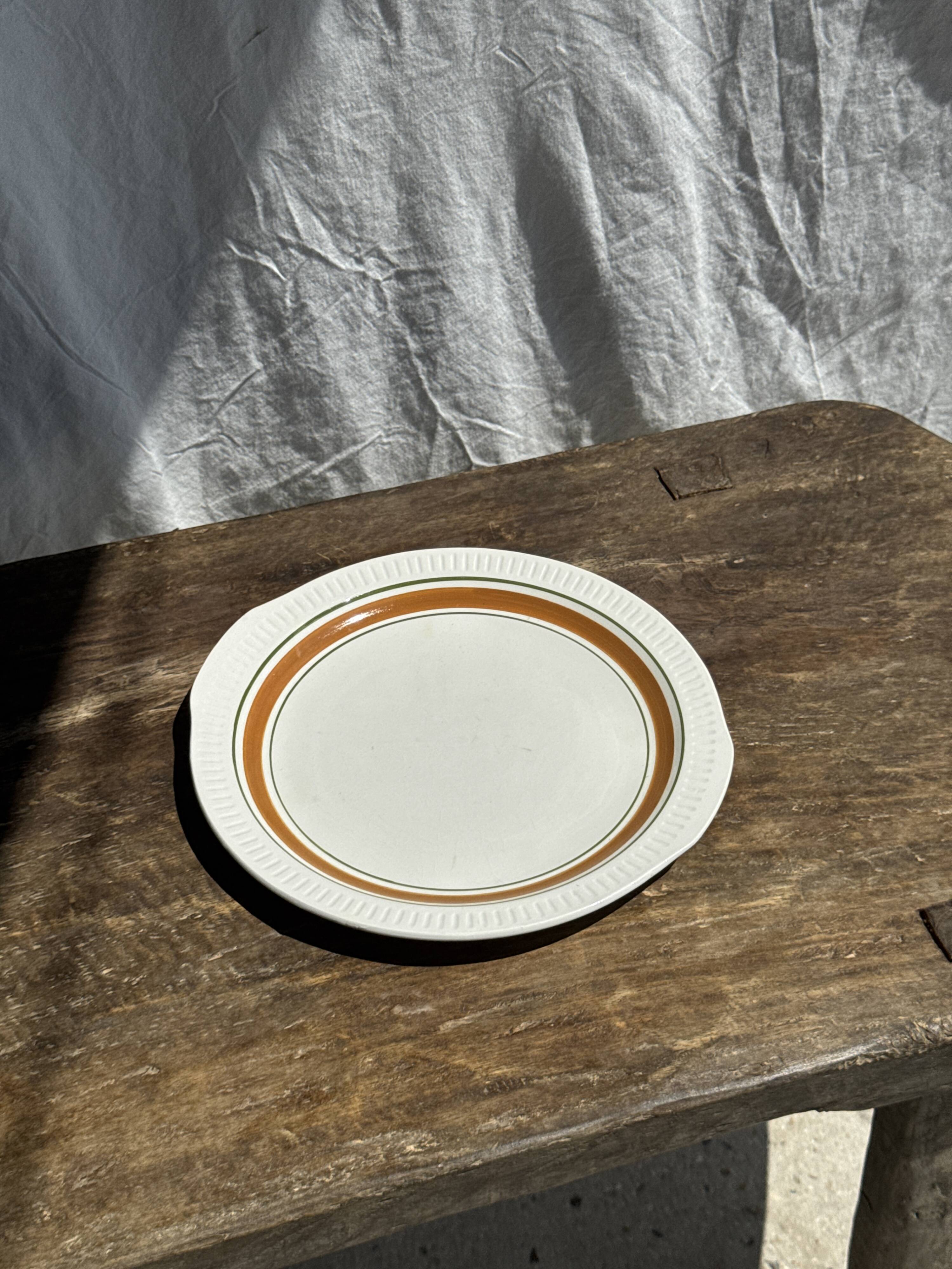 Vintage cake dish with orange and green trim D30