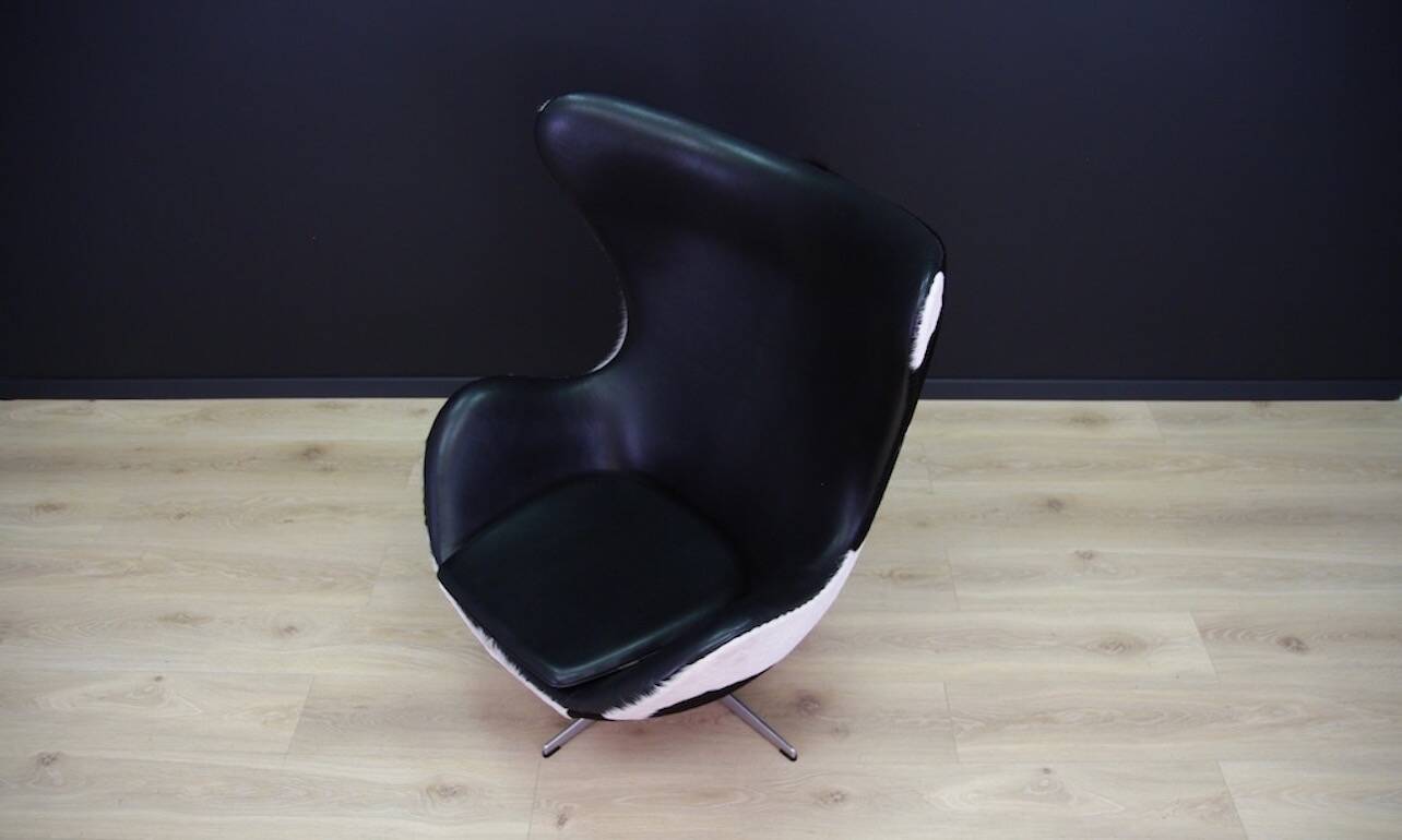Egg chair de Arne Jacobsen en cuir de vache