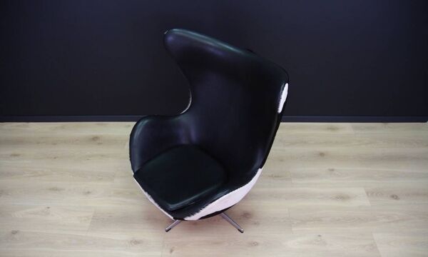 Egg chair de Arne Jacobsen en cuir de vache