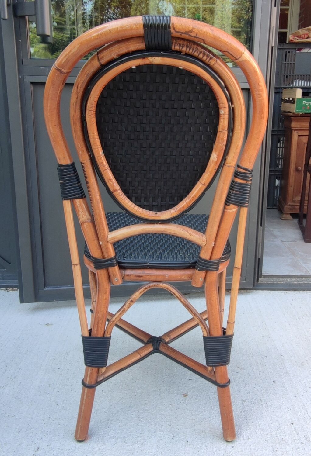 Ensemble table et 2 chaises bistrot vintage/rotin et vinyle tressé